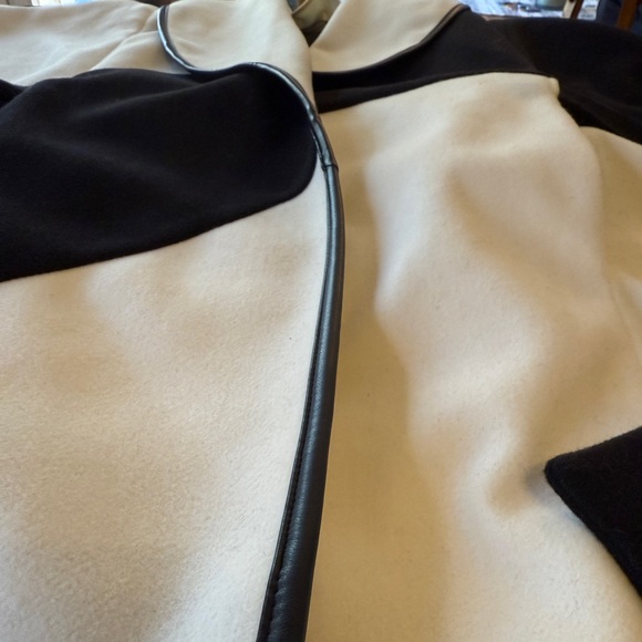 Express Color Block Cape Coat Women’s XS S Belted Poncho Black Cream - Picture 5 of 6